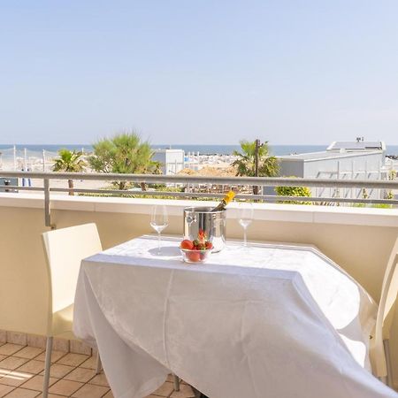 Hotel Croce Del Sud Римини Екстериор снимка