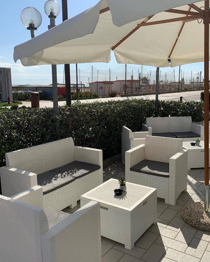 Hotel Croce Del Sud Римини Екстериор снимка