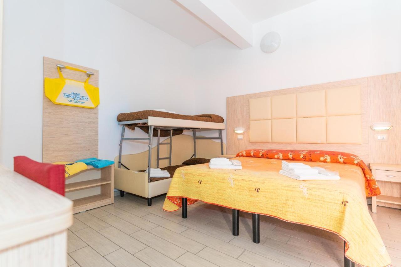 Hotel Croce Del Sud Римини Екстериор снимка