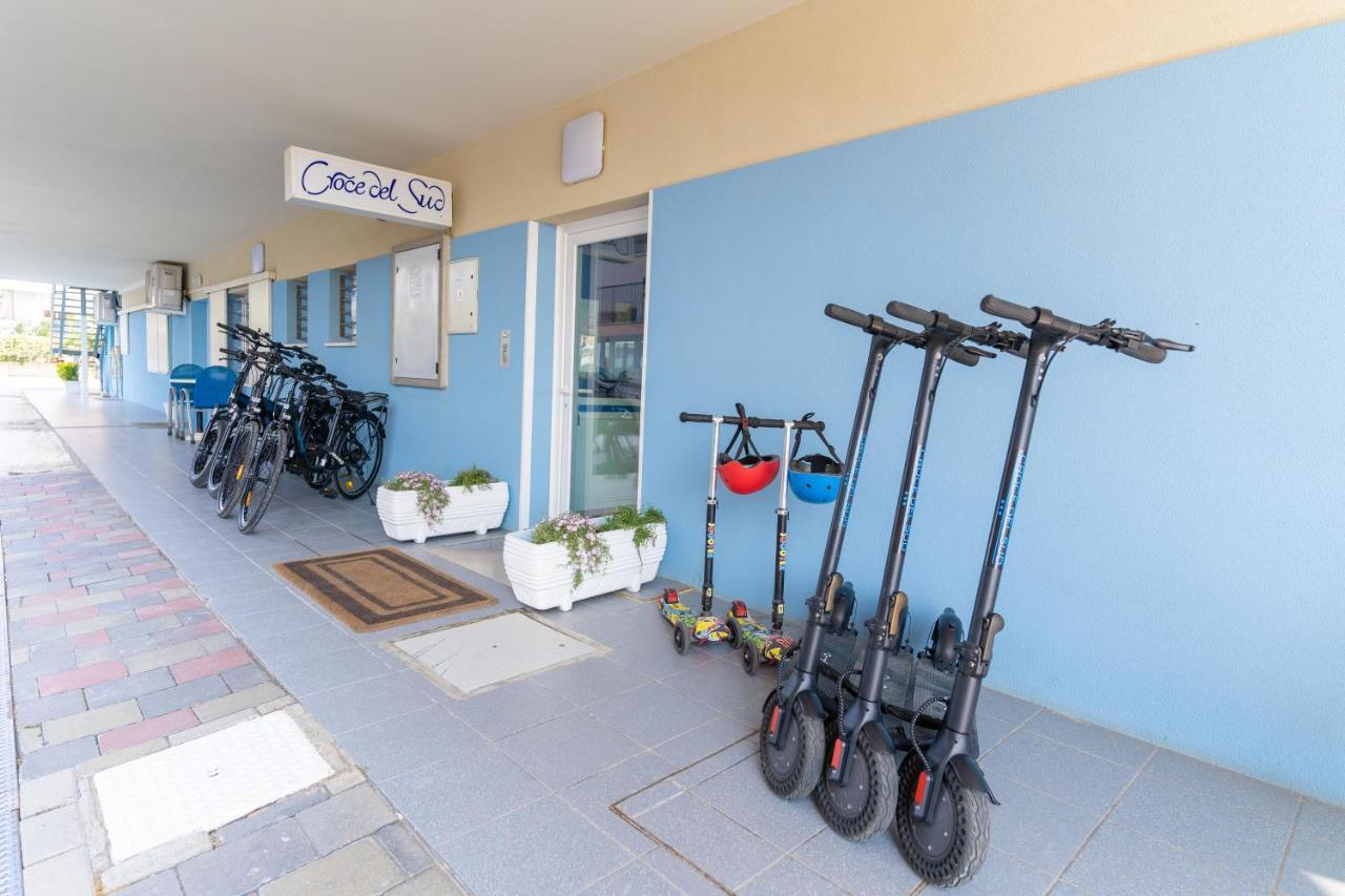 Hotel Croce Del Sud Римини Екстериор снимка