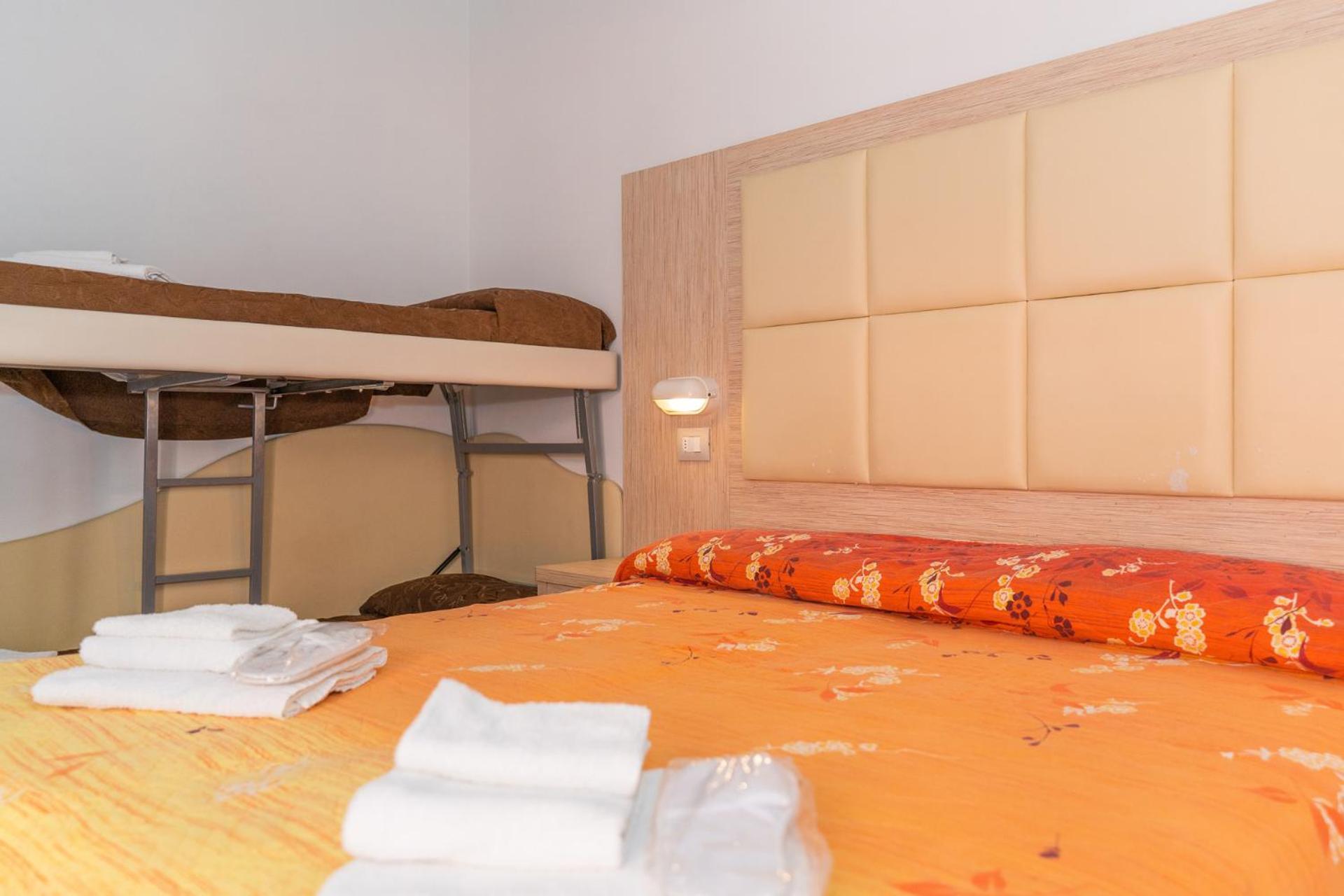 Hotel Croce Del Sud Римини Екстериор снимка